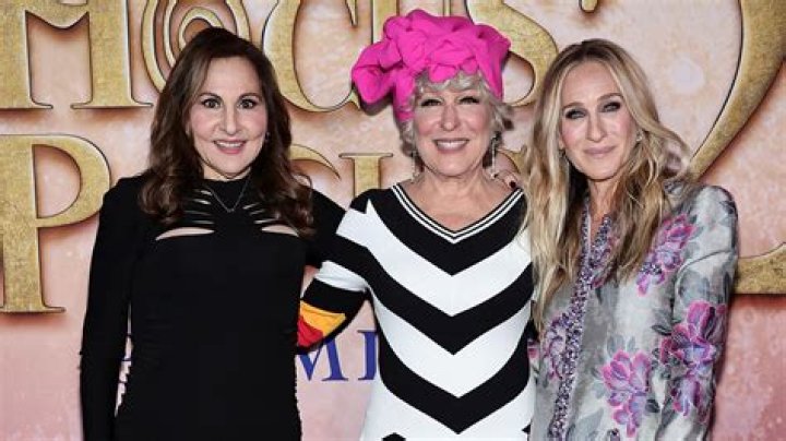 
Sarah Jessica Parkerr Dishes on Filming ‘Hocus Pocus 2’ with Bette Midler and Kathy Najimy 