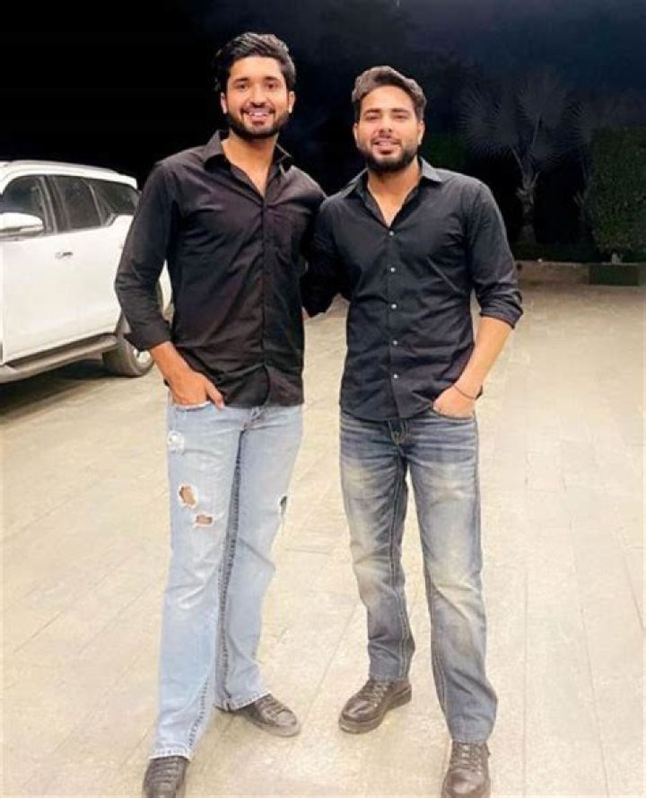 Sarbjot Johal Height, Weight, Net Worth, Age, Birthday, Wikipedia, Who, Instagram, Biography
