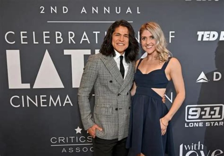 Scarlett Fernandez Height, Weight, Net Worth, Age, Birthday, Wikipedia, Who, Instagram, Biography