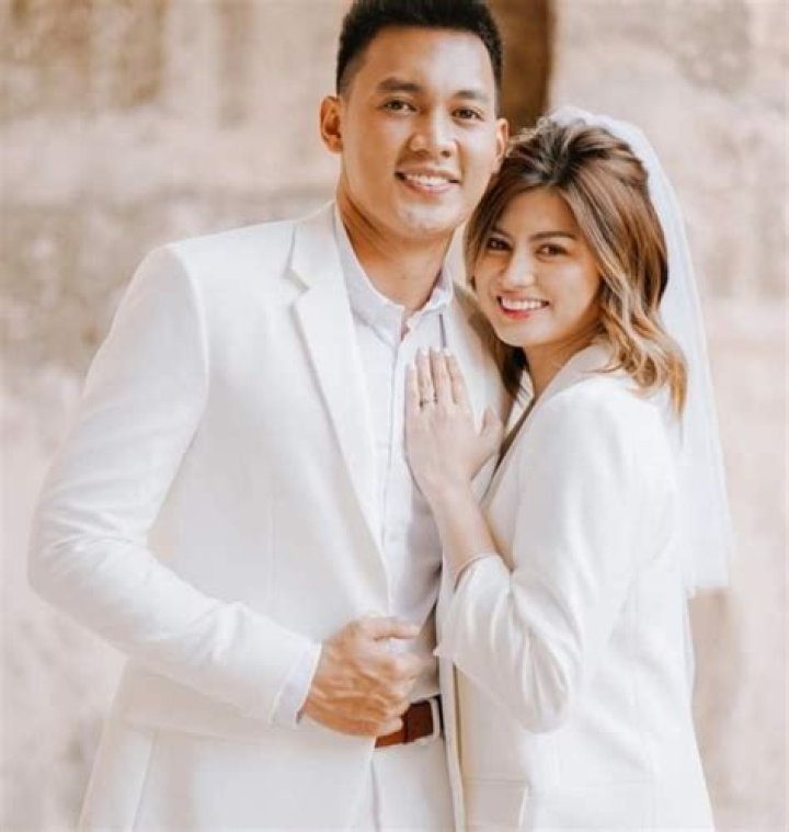 
Scottie Thompson is Married to Wife: Jinky Serrano. Past Relationships. 