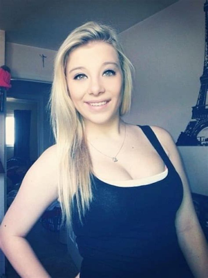 
Shortfakeblonde TikTok, Height, Age, Boyfriend, Biography, Wiki, Net Worth 