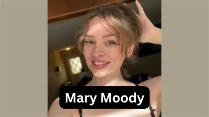 
Skye Moody Biography, Age, Boyfriend, Height, Net Worth 