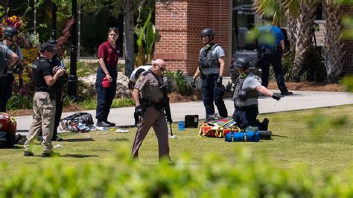 
Student Killed, Another Wounded During Shooting at Texas High School 