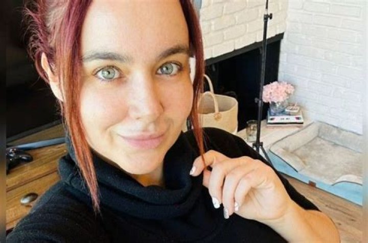 Suzette Mayr Height, Weight, Net Worth, Age, Birthday, Wikipedia, Who, Instagram, Biography