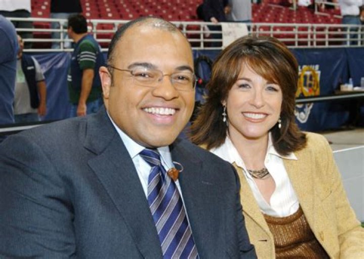 
Suzy Kolber Married Her Husband Eric Brady, A Look Inside Her Family 