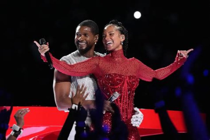 Taraji P. Henson Drop It Low For Usher On Stage For Her 52nd Birthday