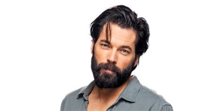 
Tim Rozon (Schitt’s Creek) Wiki Bio, net worth, ethnicity, wife, family, kids 