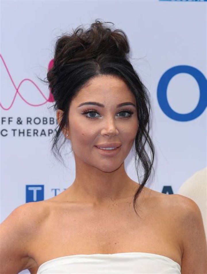 Tulisa Contostavlos Height, Weight, Net Worth, Age, Birthday, Wikipedia, Who, Nationality, Biography