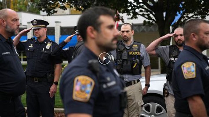 
Two police officers shot dead in Canada 