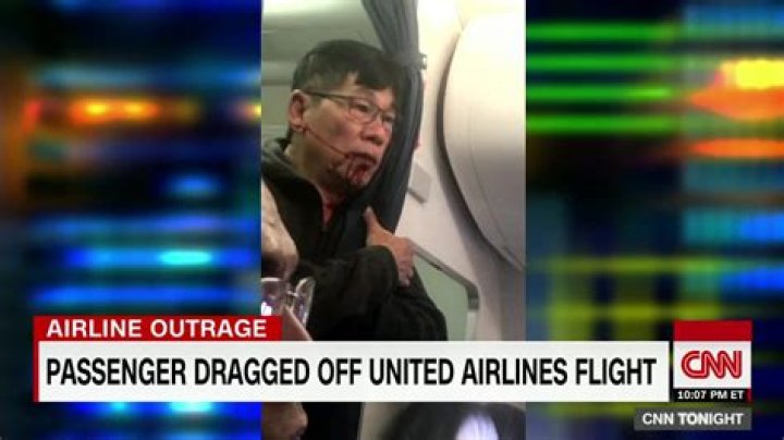 
Video shows Texas woman Simone Bryna Kim being dragged off Frontier Airlines flight after threatening passenger 