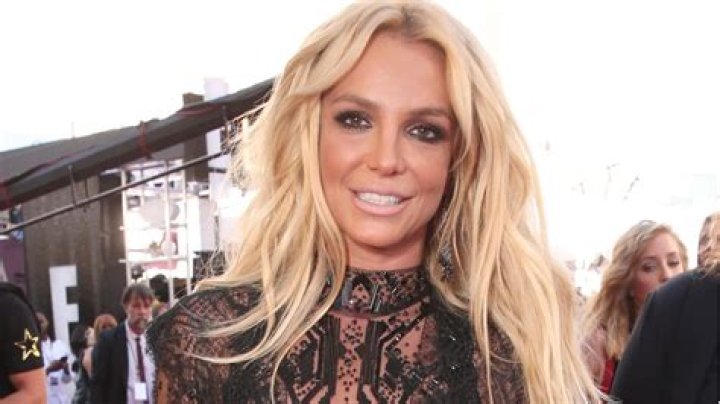 WATCH: Video shows Britney Spears having possible manic episode at LA restaurant