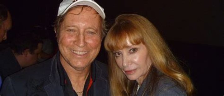 What is actress Lisa Eilbacher doing now? Her Bio: Net Worth, “An Officer and a Gentleman”, Family, Divorce, Dating