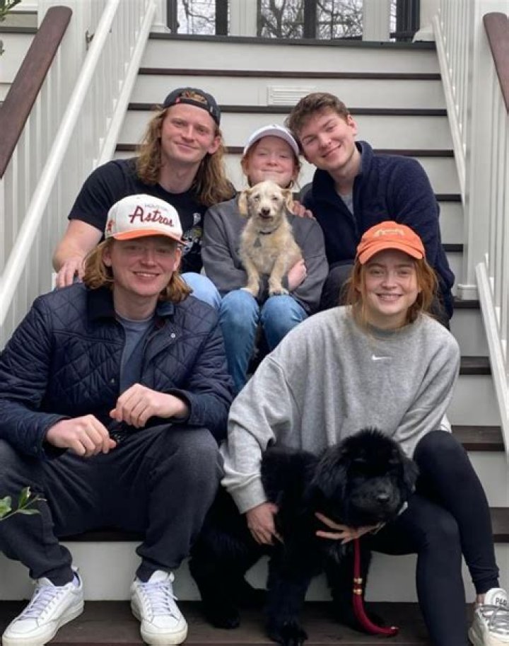 What Is Sadie Sink Ethnicity And Religion? Meet Her Parents Casey Adam Sink And Lori Elizabeth Sink