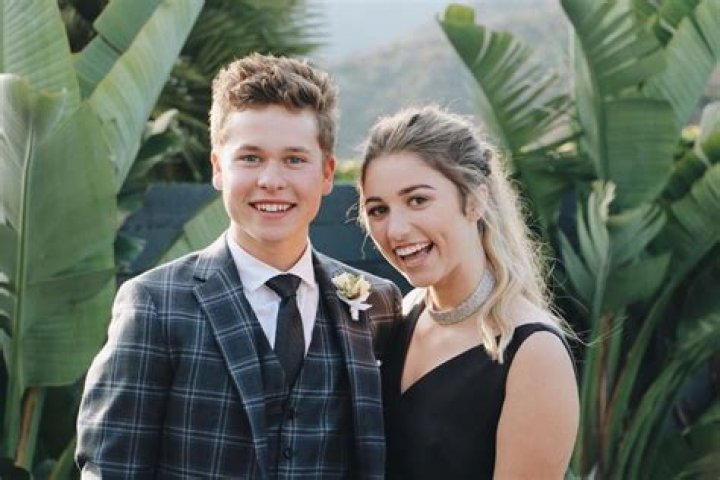 
Who is Bella Robertson? Willie Robertson Daughter’s Age, Wiki 