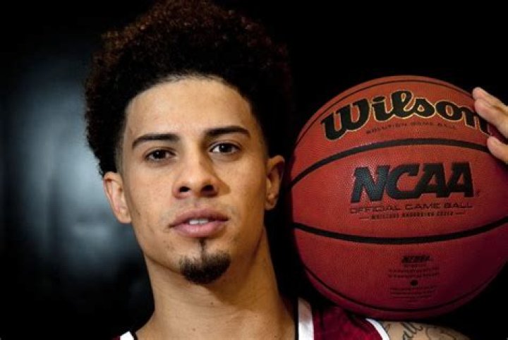 
Who is Catherine Paiz’s husband Austin McBroom? His Wiki: Age, Height, NBA, Net Worth, Parents, Siblings, Family, Salary, Education, Friend 