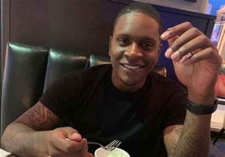 
Who Is Larvell Huddleston? Brown Deer Shooting Suspect & Facebook Live Video On Reddit 