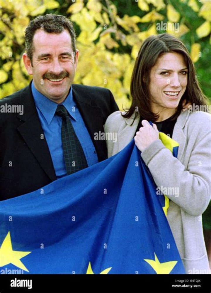 
Who is Sam Torrance Wife? 