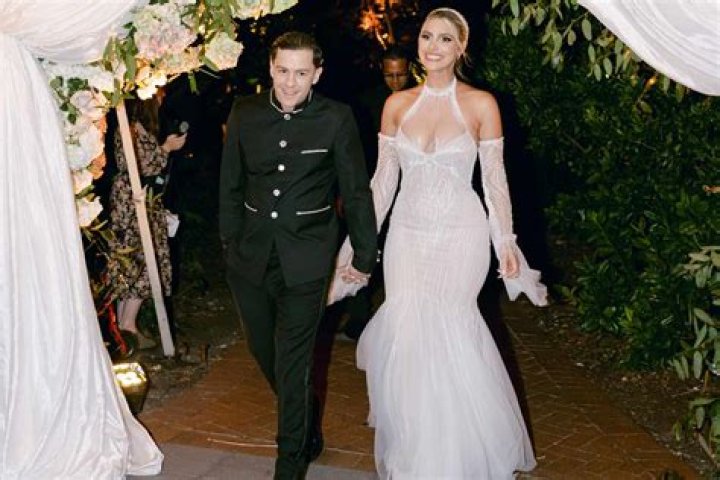 Who Is The Husband Of Angeline Quinto? Married Life And Dating History Of Singer