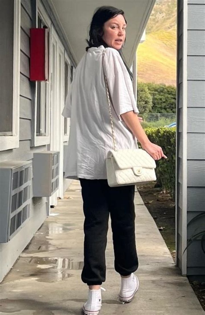 
Why was Amanda Bynes detained? 