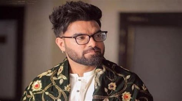 
Yasir Hussain Responds To Backlash For Attending Awards Show In Canada 
